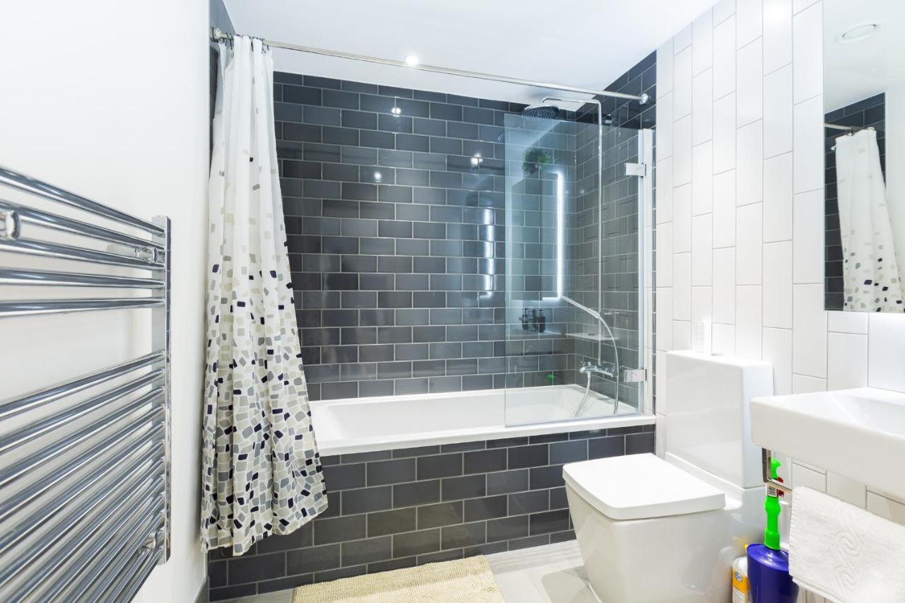 Austin David Apartments Royal Wharf Лондон Экстерьер фото