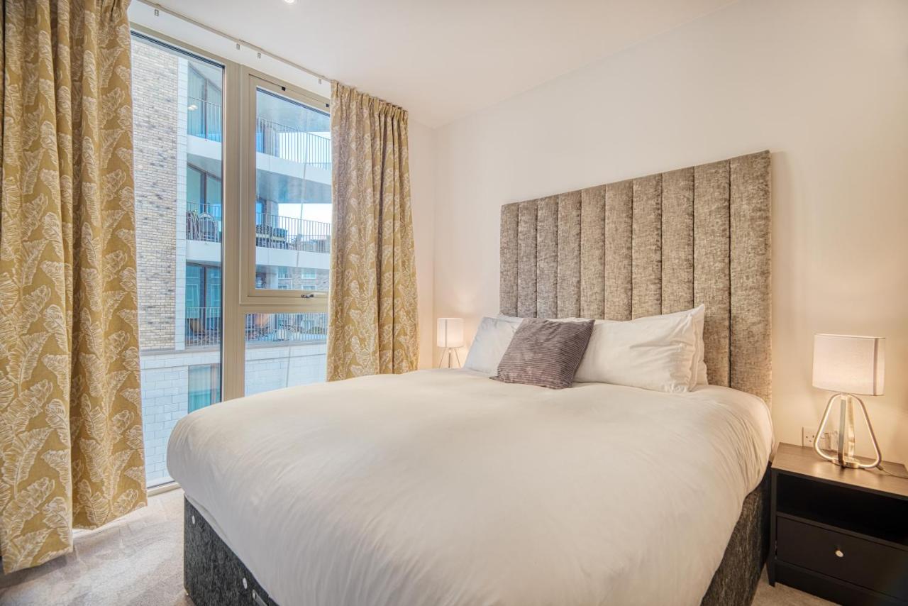 Austin David Apartments Royal Wharf Лондон Экстерьер фото