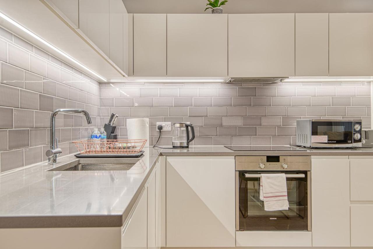 Austin David Apartments Royal Wharf Лондон Экстерьер фото